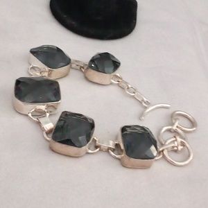Gorgeous vintage natural iolite toggle bracelet 🍒